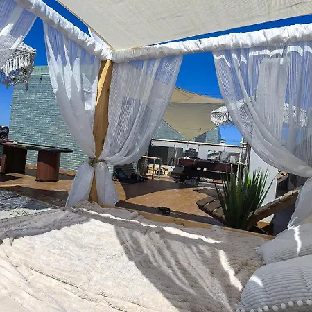 Penthouse - Private Rooftop - Solarium & Pool Apartment