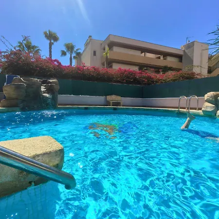 Penthouse - Private Rooftop - Solarium & Pool Apartment